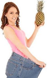Lardata fille avec ananas